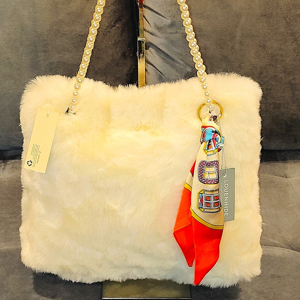 NWT LOUENHIDE KIKI MAISE VINTAGE WHITE FAUX FUR TOTE W/ FAUX PEARL HANDLES SCARF - Picture 3 of 12